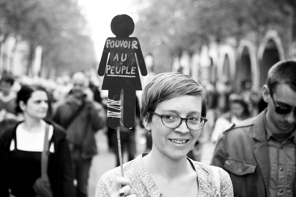 La gauche fragmentée face à la démission de Lecornu : réunion(s) et désaccords. pouvoir au peuple